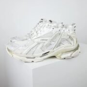 Asics Gel Runner: Classic White Shoes