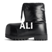 Balenciaga 05: Distinctive Style