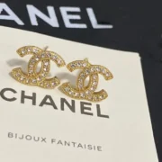 Chanel Elegant Bijoux Fantaisie CC Stud Earrings