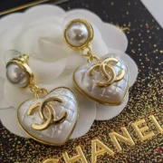 Chanel Exquisite Heart Pearl Earrings