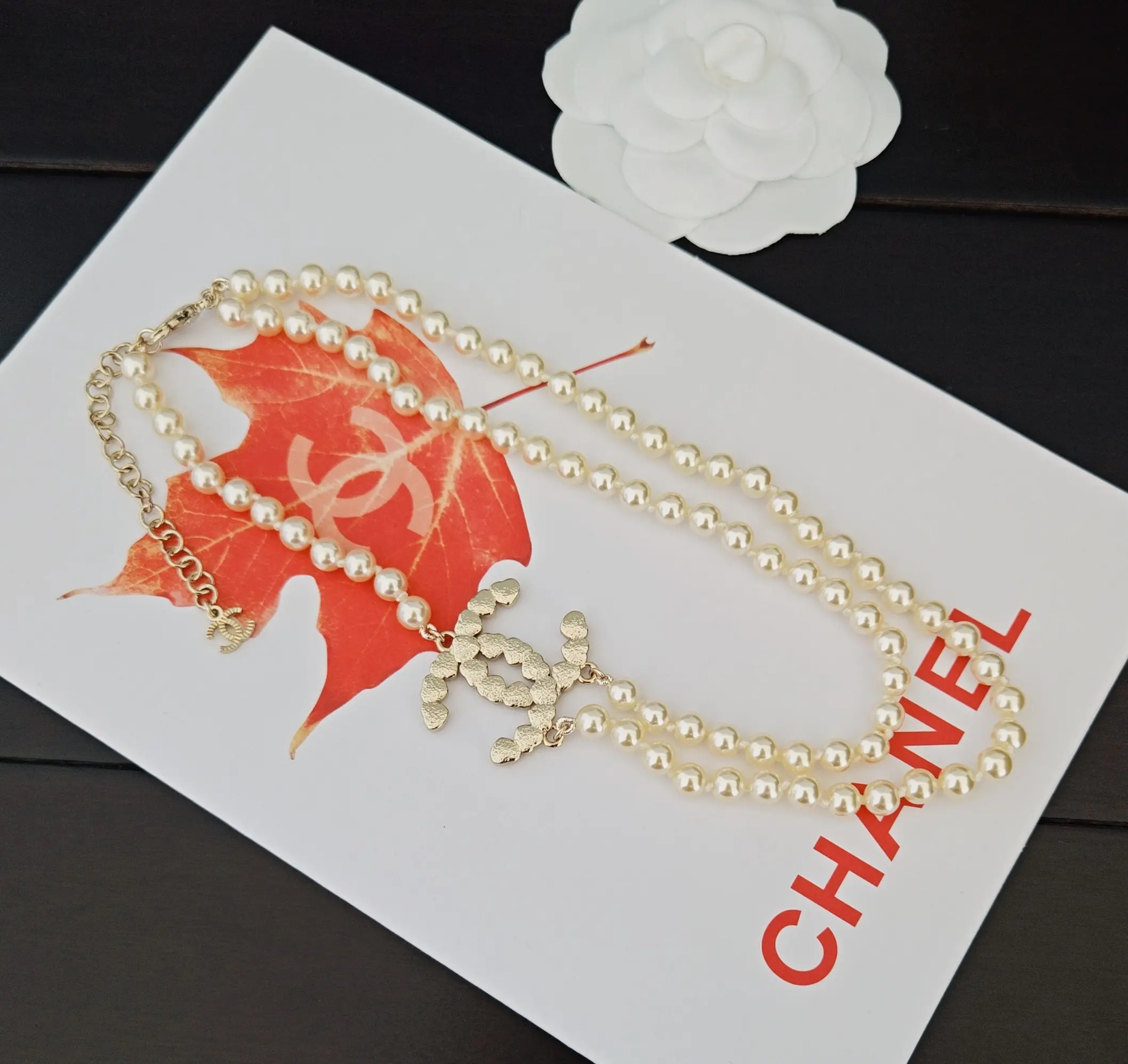 Chanel Fashionable Pearl Necklace with CC Pendant