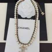 Chanel Exquisite Pearl and Chain Necklace with CC Pendant