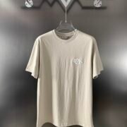 Graphic Beige Chic Style