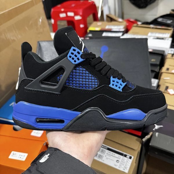 Jordan Air Jordan 4 Retro OG 'Thunder' Unique Kick