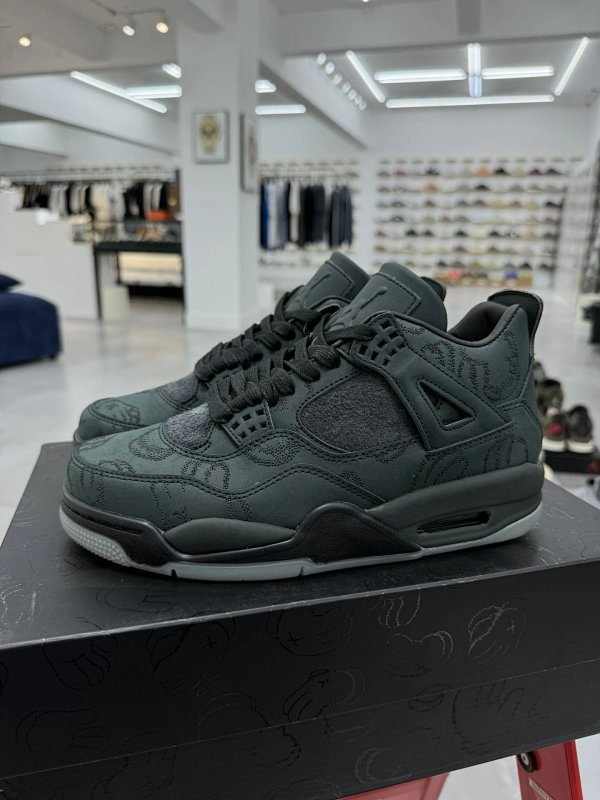 Jordan Jordan 4 Retro KAWS: Dark Green Gem