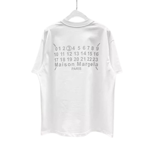 Maison Margiela Trendy Calendar Graphic Tee