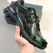 New Balance Running Black Green: Dual Tones, Double the Fun