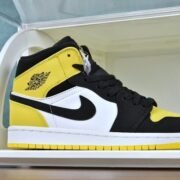 Nike Air Jordan 1 Striking Black Yellow