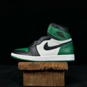 Air Jordan 1 - Vibrant Green Shoes