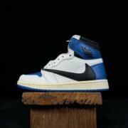 Nike Air Jordan 1 Retro High OG: White Blue Blend