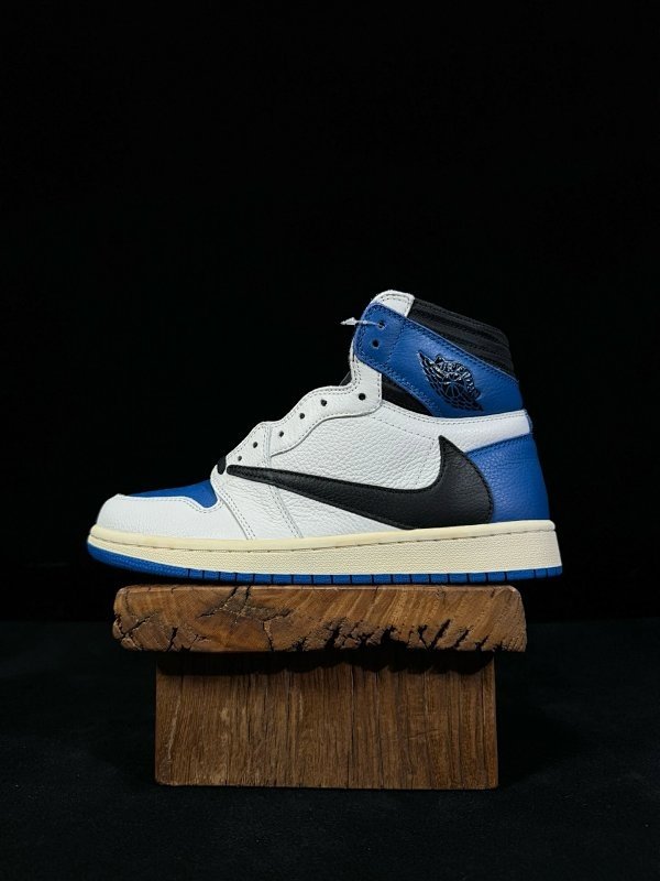 Nike Air Jordan 1 Retro High OG: White Blue Blend