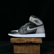 Nike Air Jordan 1 Retro OG - Black/Grey