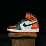 Nike Air Jordan 1 Retro OG: Orange Break