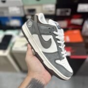 Nike - 01 Dunk Low: Grey & White