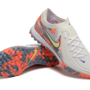 Nike Phantom Luna - Novel Design