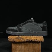 Nike SB Dunk Low Pro ISO Stealth Black
