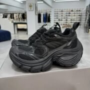 Running Shoes: Stylish Black Ones