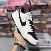 Nike SB Zoom Dunk Low 02: Unique Style